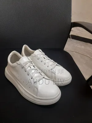 White Minimalist Sneakers – Brand New – Size 40