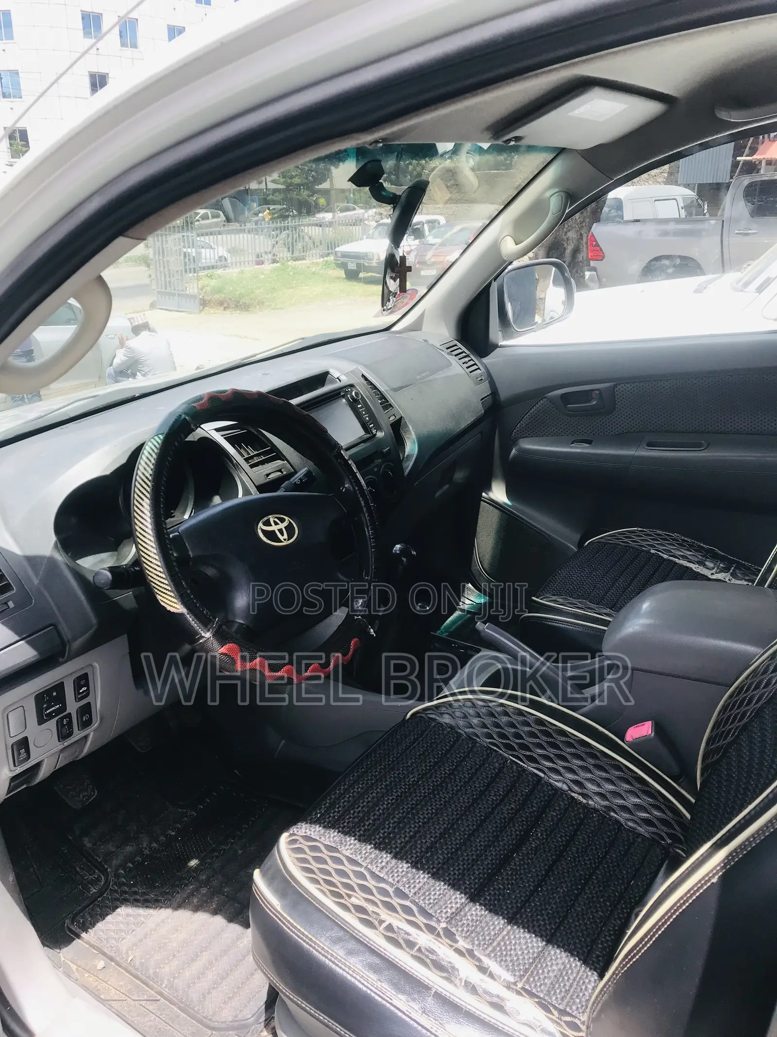 Toyota Hilux 2006 Gold