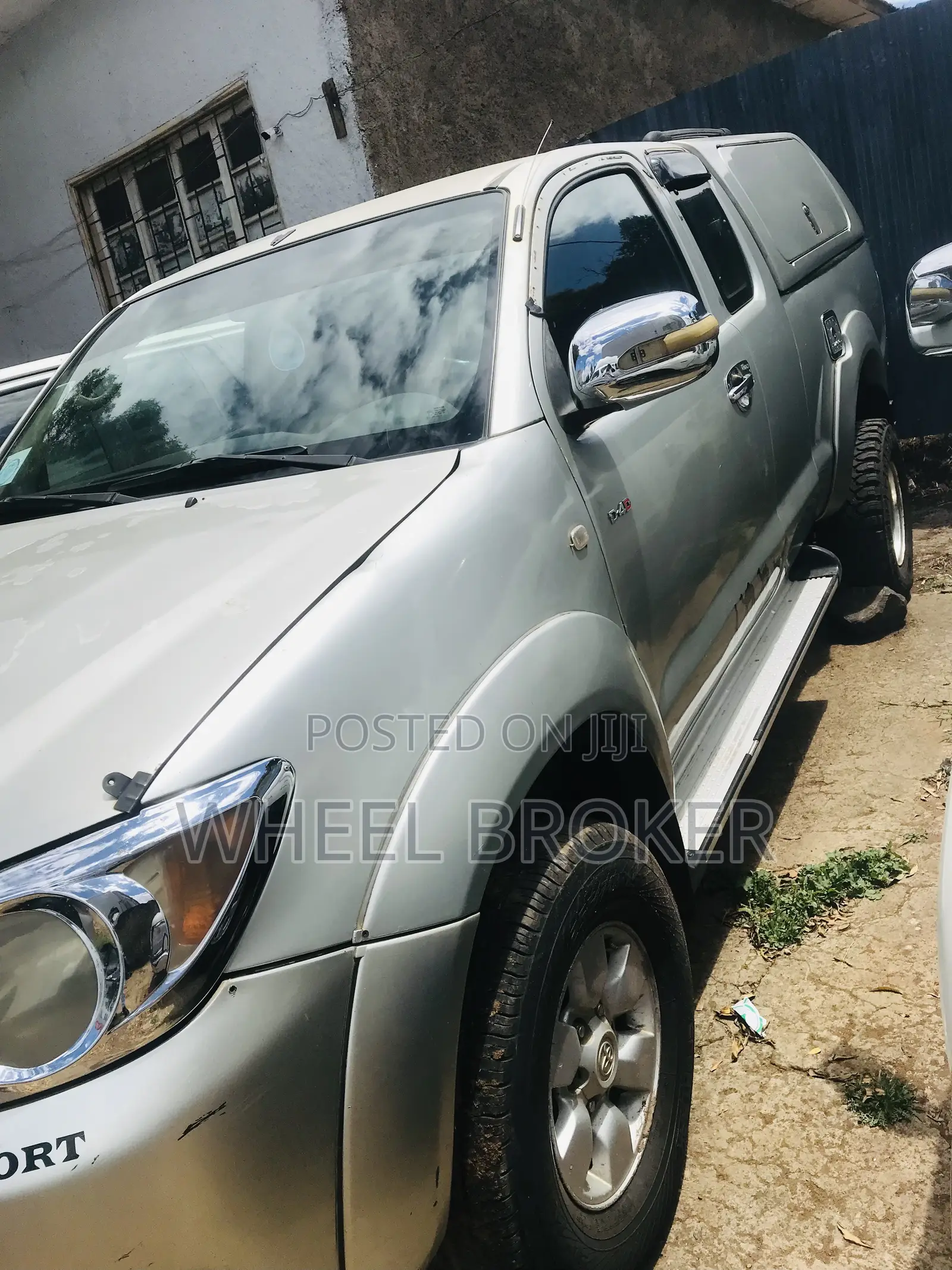 Toyota Hilux 2006 Gold