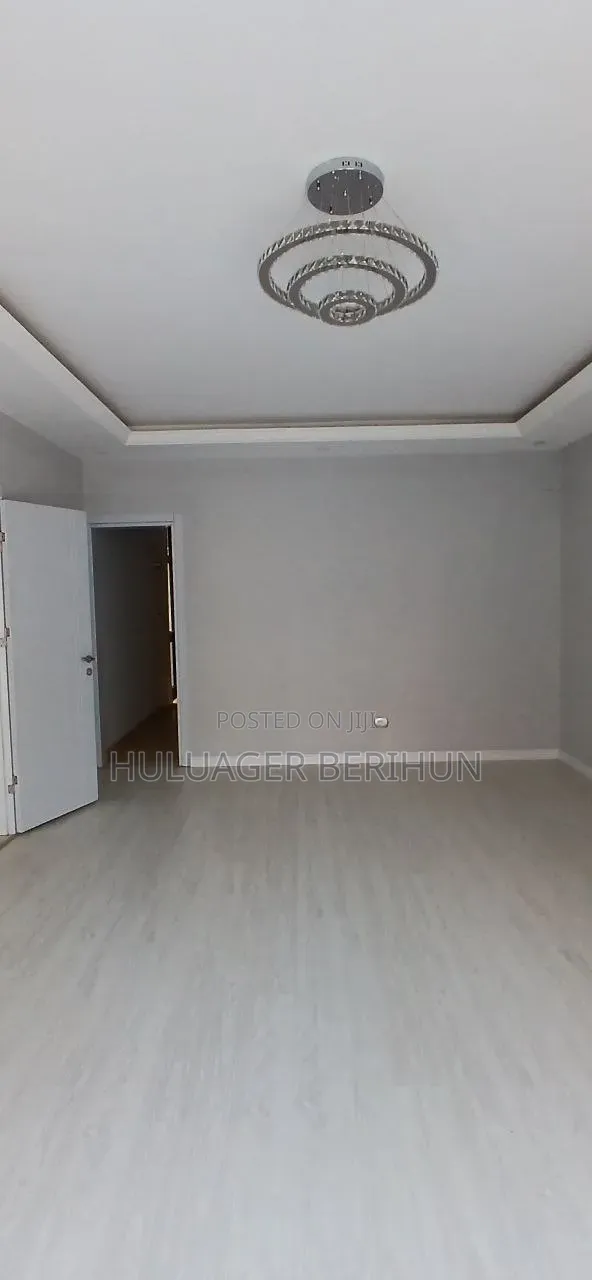 6bdrm House in Bole for sale