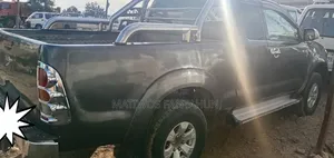 Toyota Hilux 2.5 D-4D 4X4 SRX 2010 Black