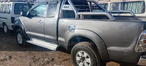 Toyota Hilux 2.5 D-4D 4X4 SRX 2010 Black