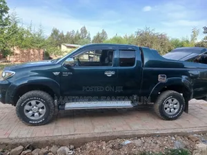 Toyota Hilux 2.5 D-4D 4X4 SRX 2010 Black