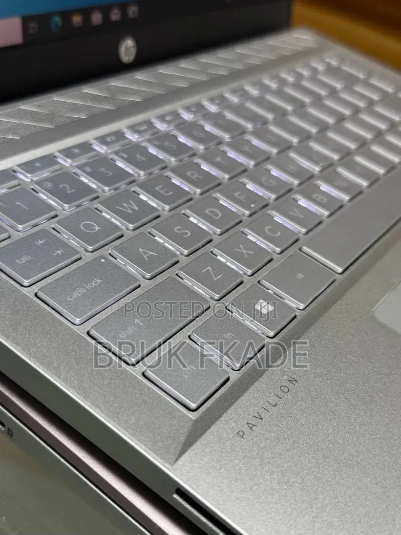 New Laptop HP Pavilion 14 16GB Intel Core i5 SSD 256GB