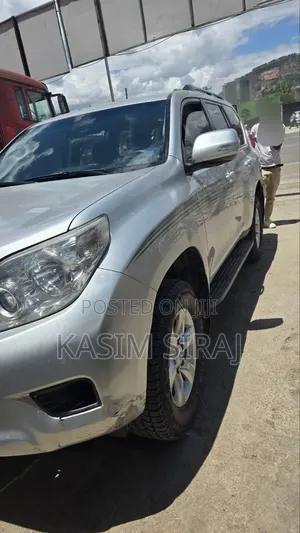 Toyota Land Cruiser Prado 2014 Silver