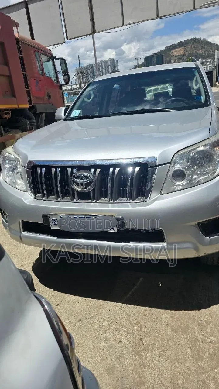 Toyota Land Cruiser Prado 2014 Silver