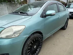 Toyota Belta 2010 Green