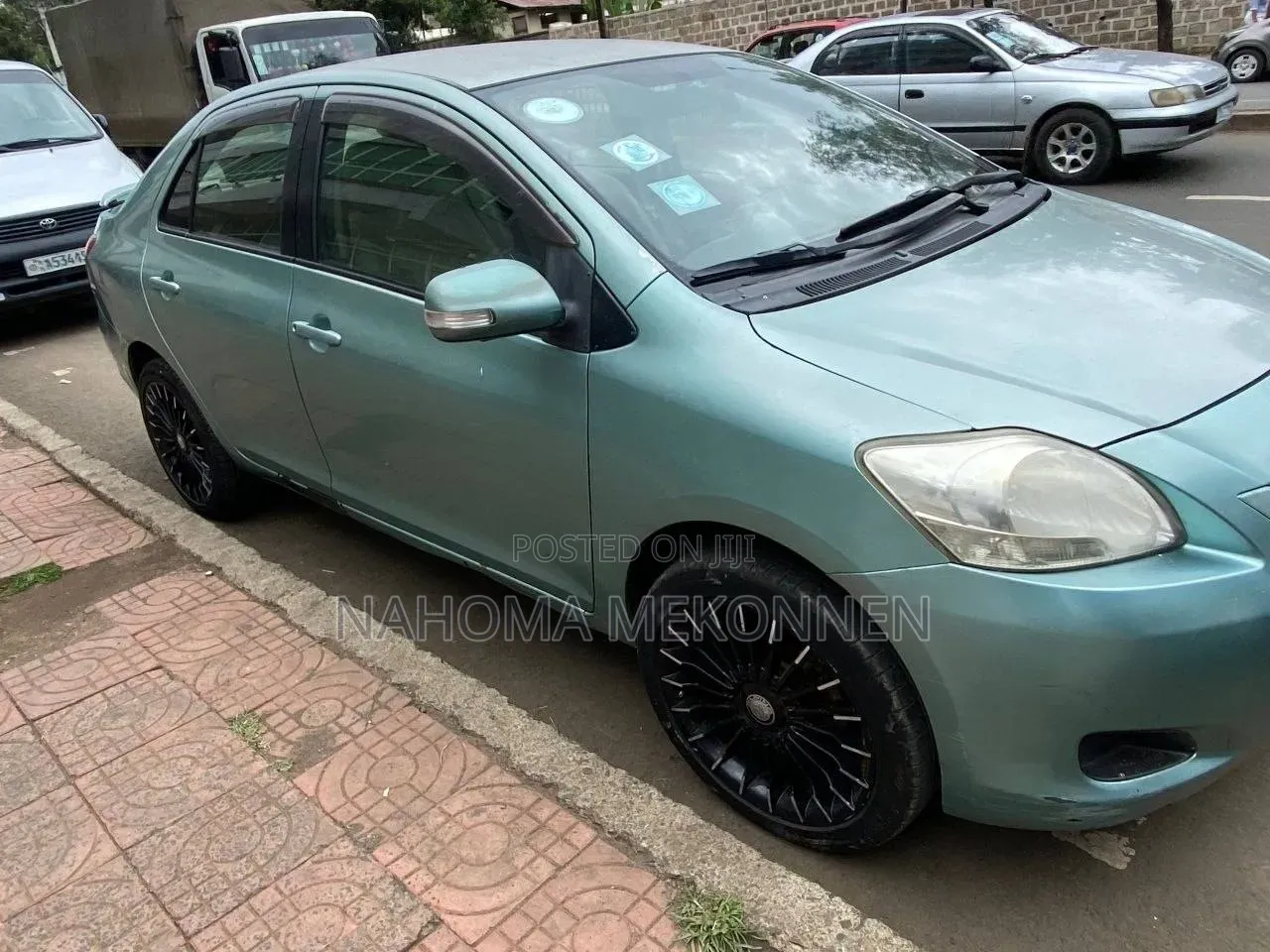 Toyota Belta 2010 Green