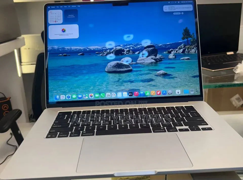New Laptop Apple MacBook Air 2025 M4 24GB Apple M4 SSD 512GB
