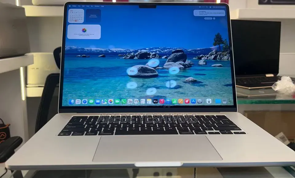 New Laptop Apple MacBook Air 2025 M4 24GB Apple M4 SSD 512GB