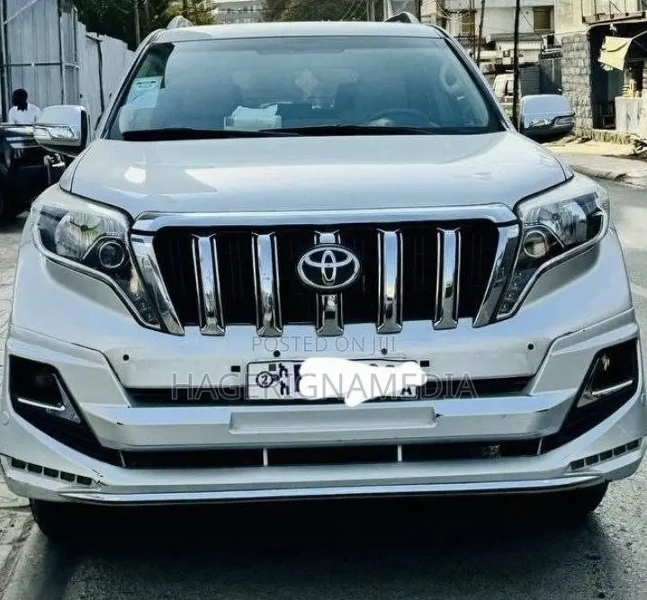 Toyota Land Cruiser Prado 2016 White