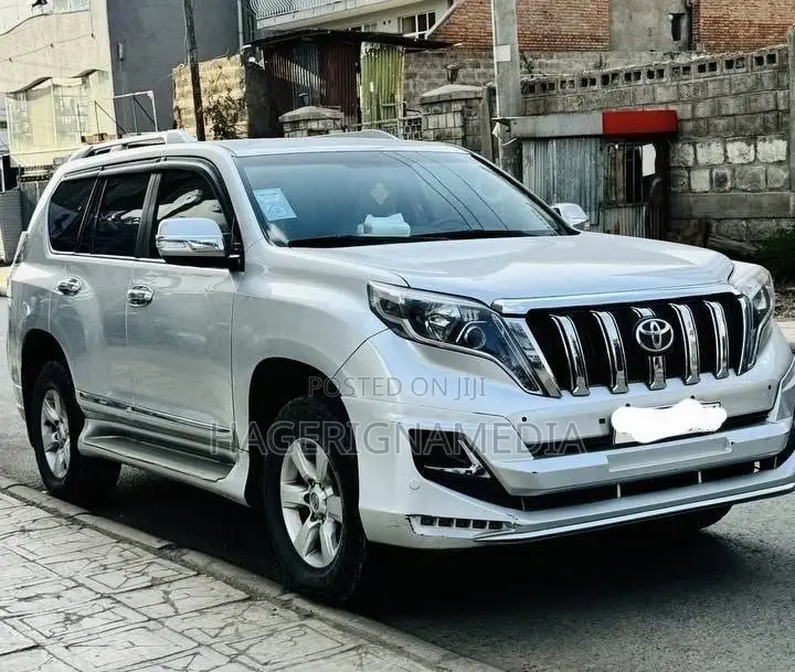 Toyota Land Cruiser Prado 2016 White