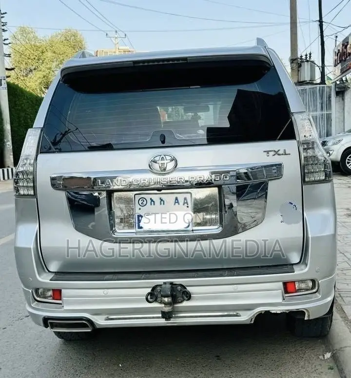 Toyota Land Cruiser Prado 2016 White