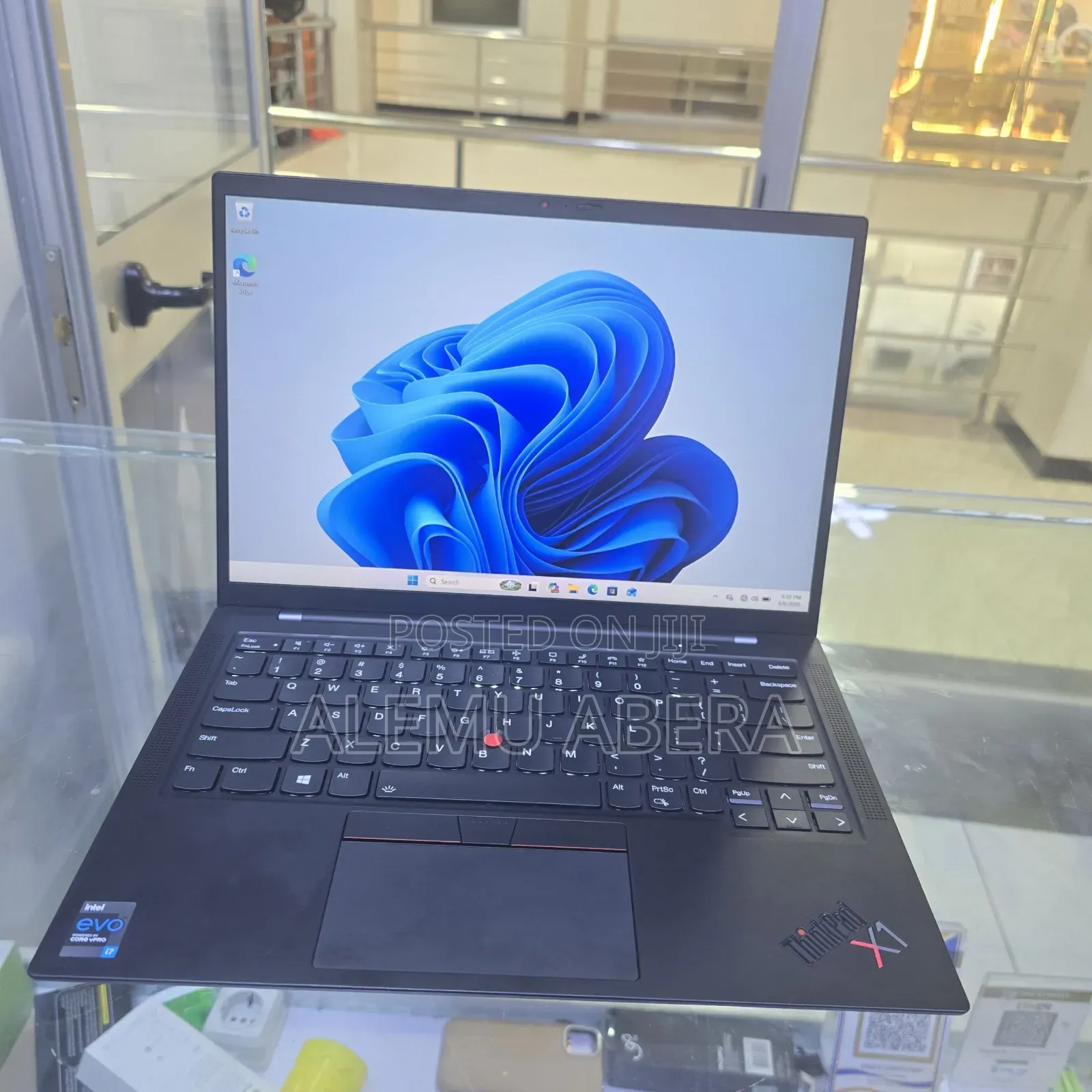 New Laptop Lenovo ThinkPad X1 Carbon 32GB Intel Core i7 SSD 512GB