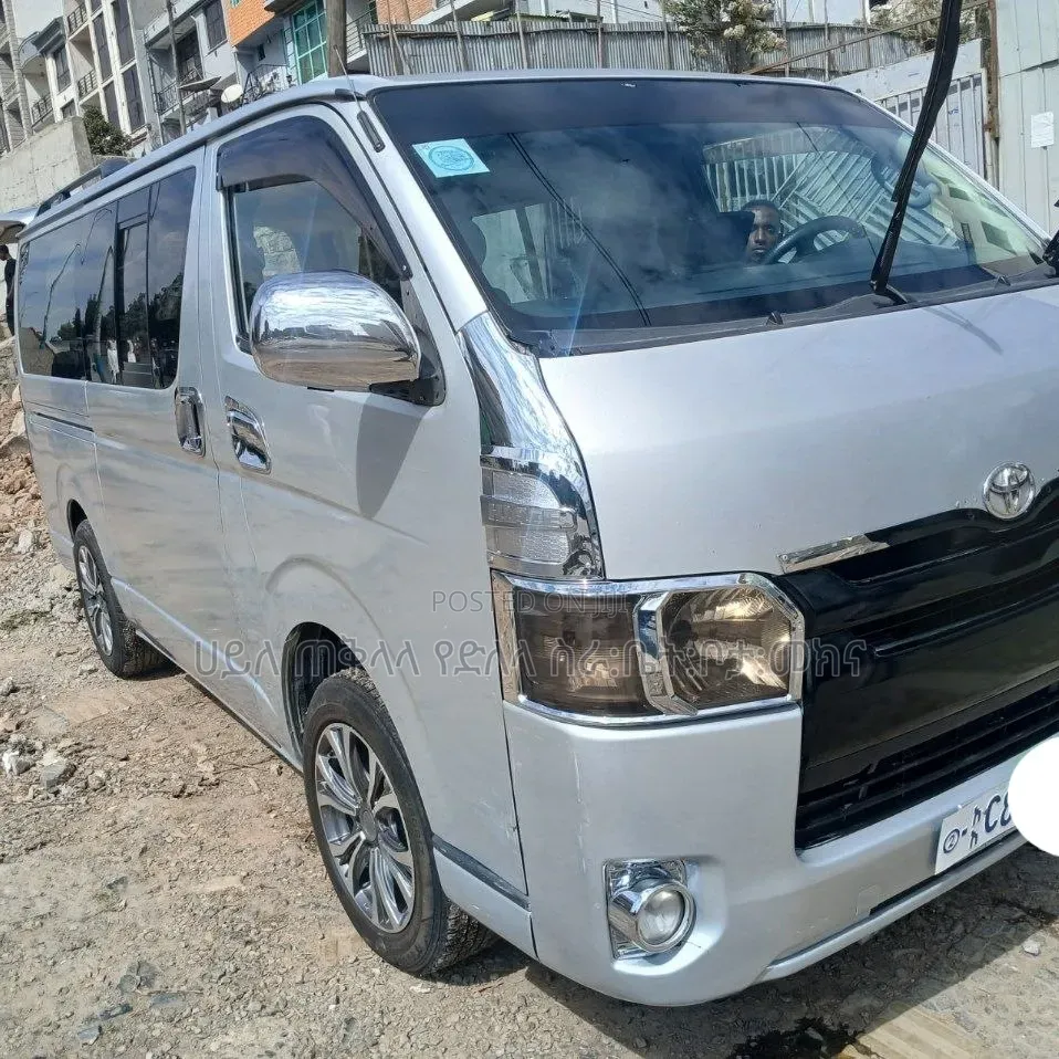 Toyota HiAce 2007 Silver