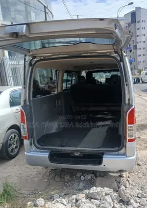 Toyota HiAce 2007 Silver