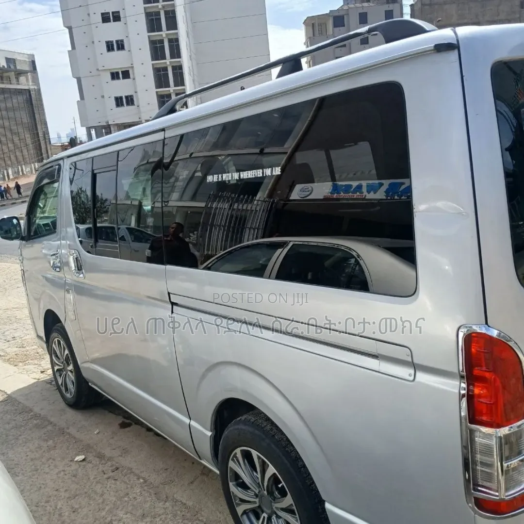 Toyota HiAce 2007 Silver