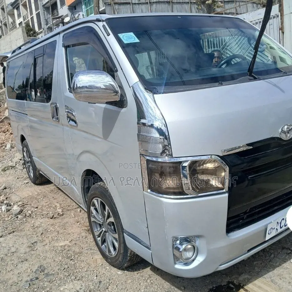 Toyota HiAce 2007 Silver