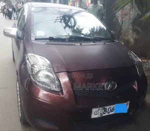 Toyota Yaris 2010 Burgundy