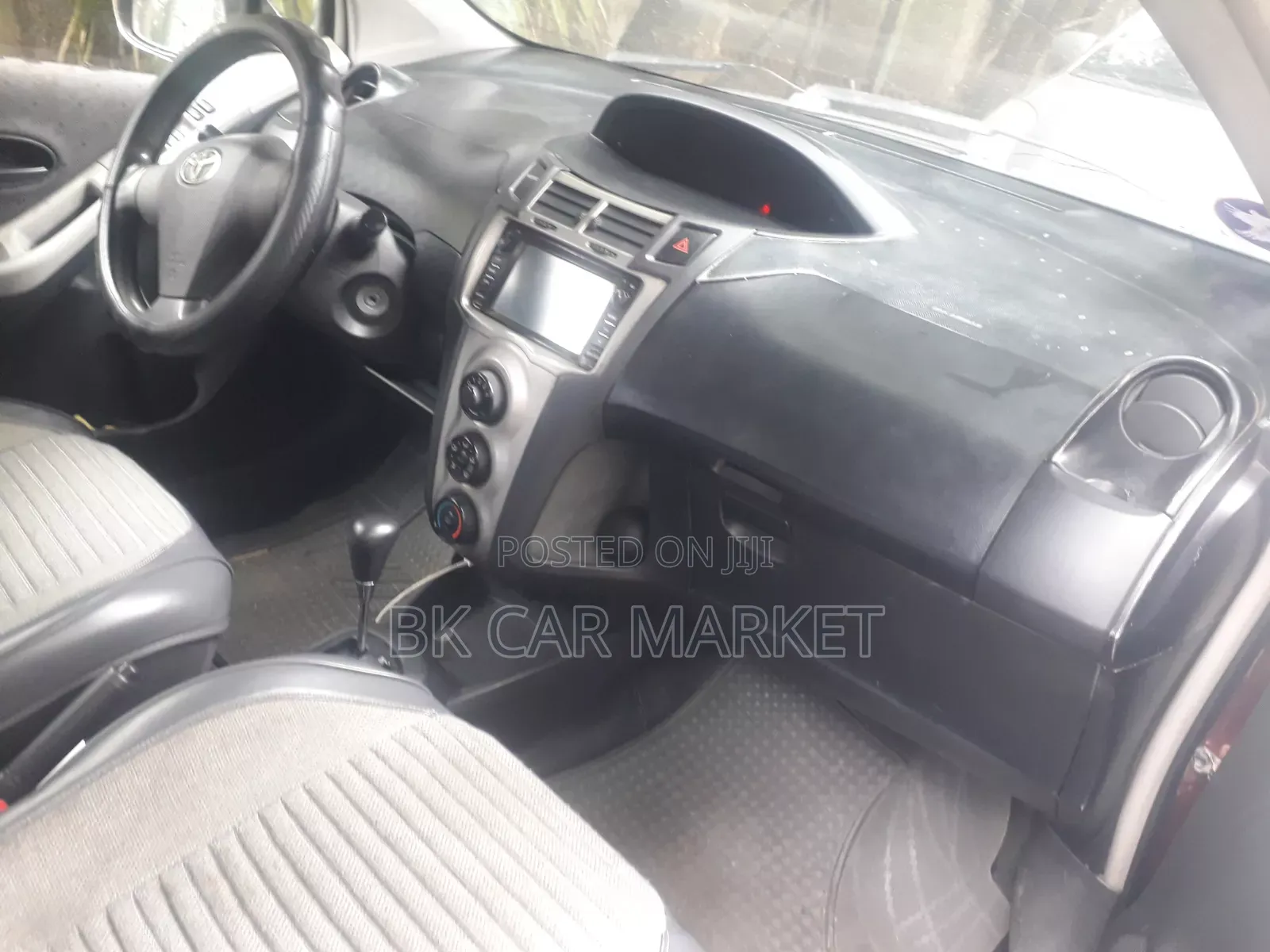 Toyota Yaris 2010 Burgundy