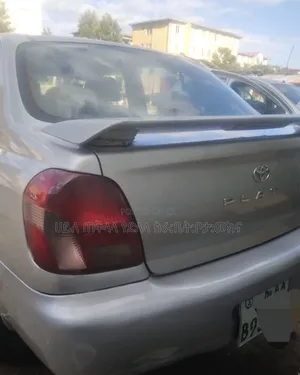 Toyota Platz 2001 Silver