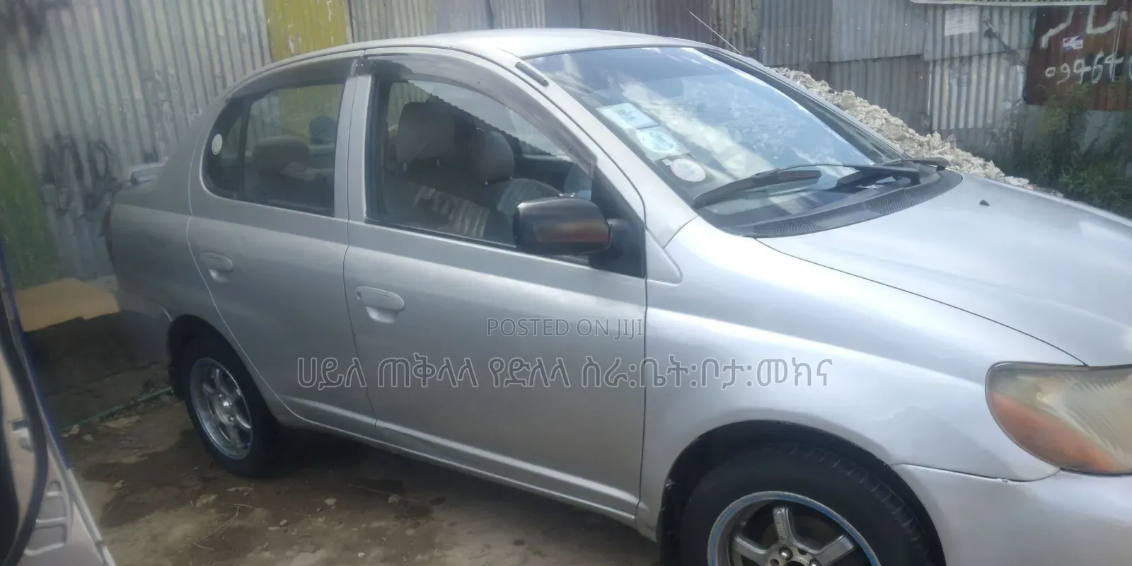 Toyota Platz 2001 Silver