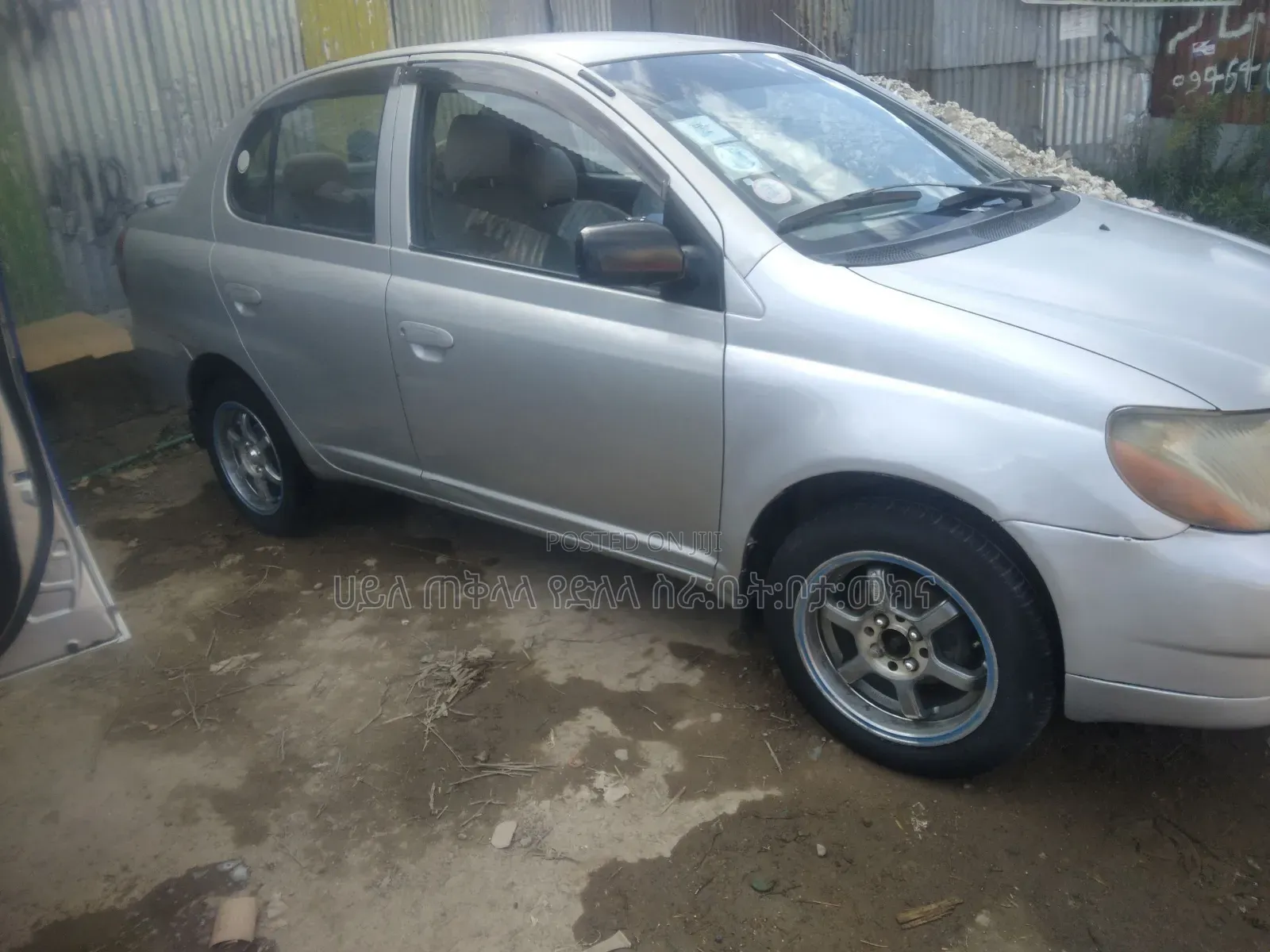 Toyota Platz 2001 Silver