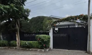 Furnished 3bdrm Villa in Ayat Zone Inside, Yeka for sale