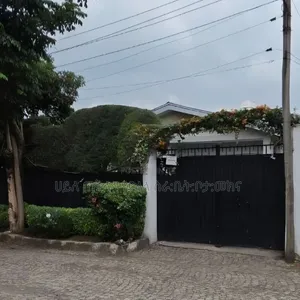 Furnished 3bdrm Villa in Ayat Zone Inside, Yeka for sale