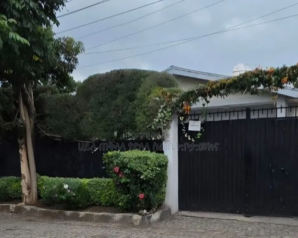Furnished 3bdrm Villa in Ayat Zone Inside, Yeka for sale