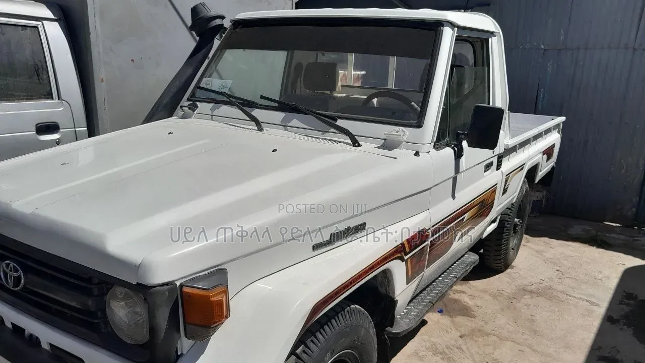 Toyota Land Cruiser 90 1997 Ivory