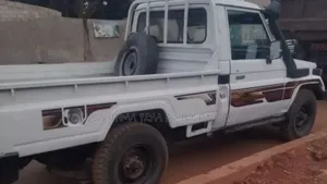 Toyota Land Cruiser 90 1997 Ivory