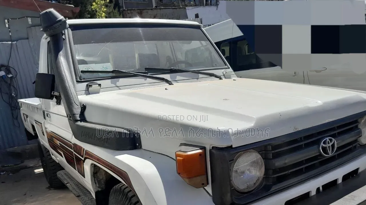 Toyota Land Cruiser 90 1997 Ivory