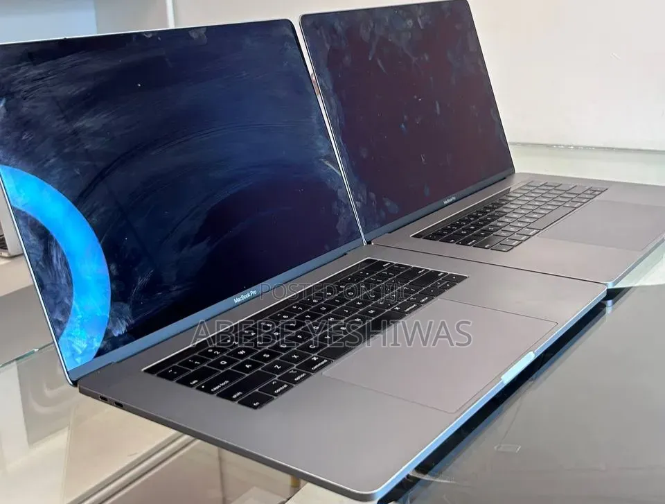 New Laptop Apple MacBook Pro 2018 16GB Intel Core i7 SSD 512GB