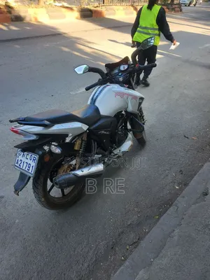 TVS Apache 180 RTR 2022 White