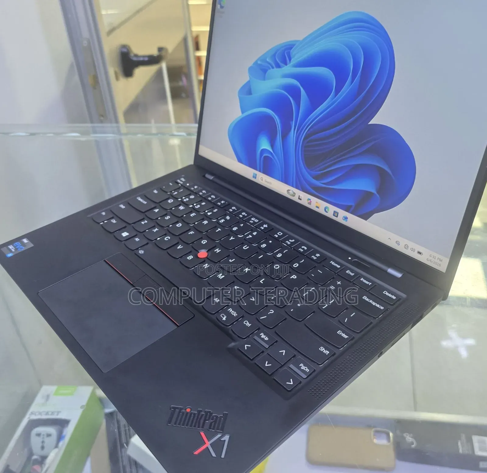 New Laptop Lenovo ThinkPad X1 Carbon 32GB Intel Core i7 SSD 512GB