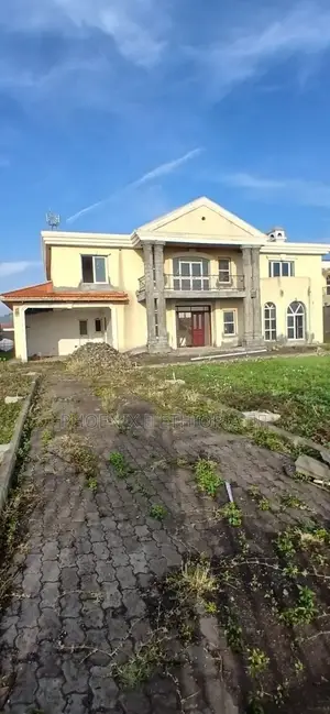 5bdrm House in Ccd, Oromia-Finfinne for sale