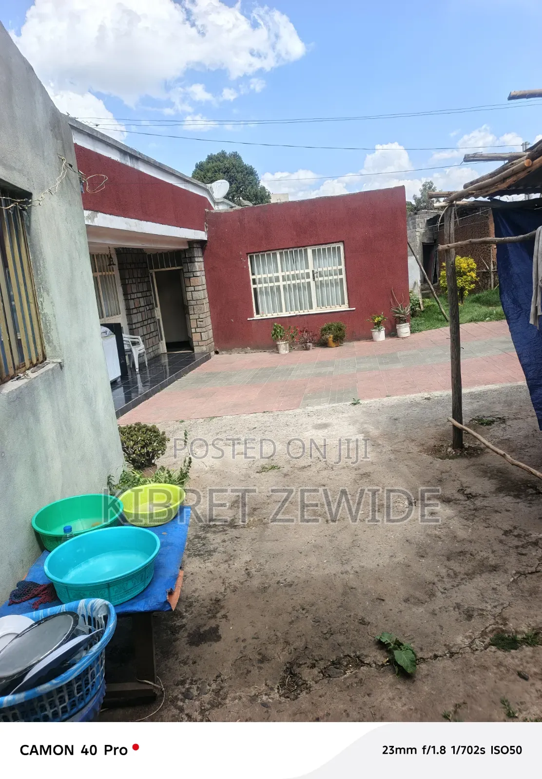 የሚሸጥ ለኮሜርሻል እሚሆን 1200 ካሬ
