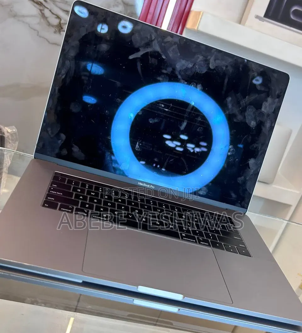 New Laptop Apple MacBook Pro 2018 16GB Intel Core i7 SSD 512GB