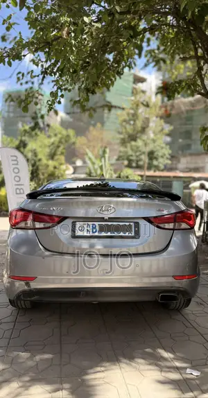 Hyundai Avante 2015 Silver