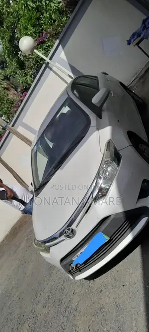 Toyota Yaris 2016 White