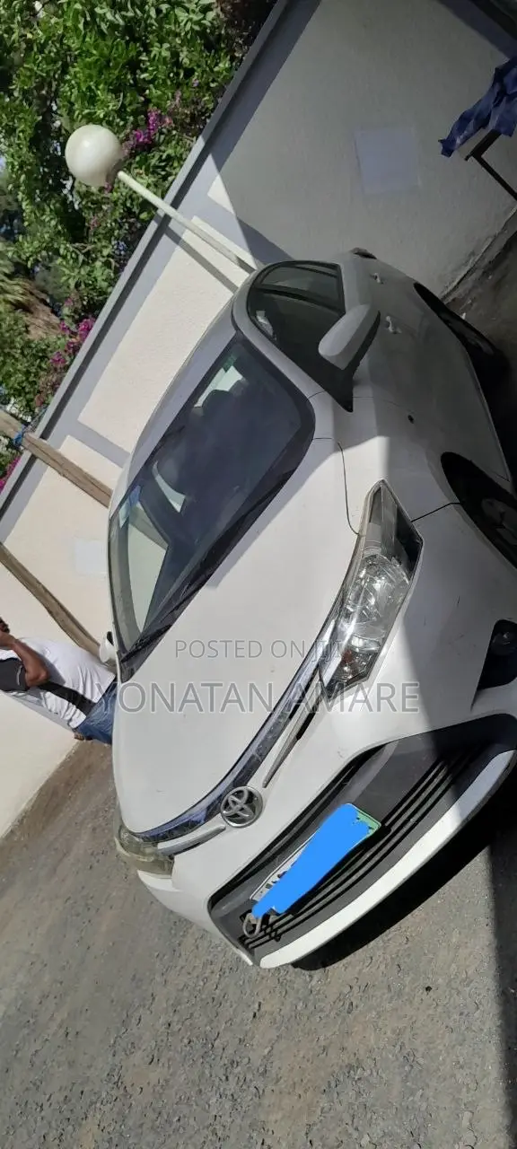 Toyota Yaris 2016 White