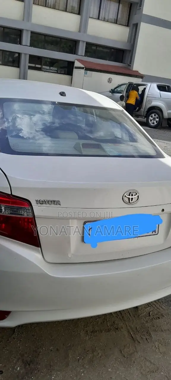 Toyota Yaris 2016 White