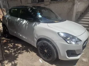 Suzuki Swift 2022 White