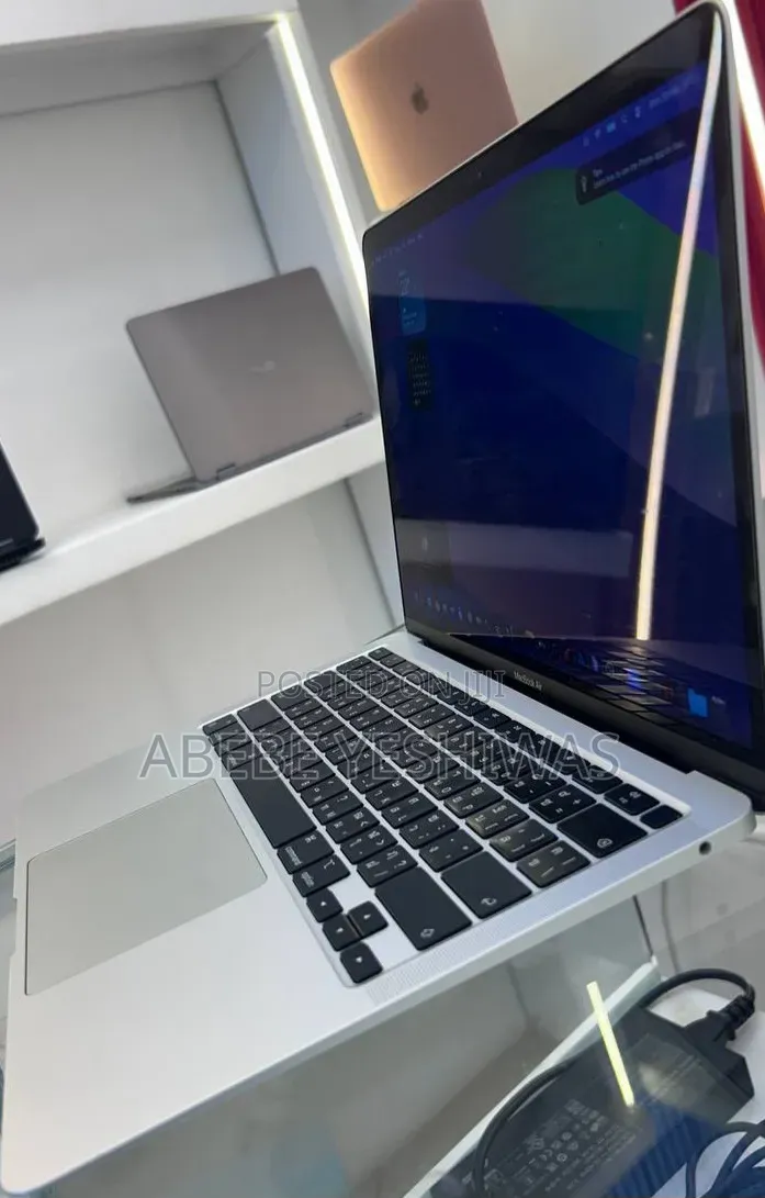 New Laptop Apple MacBook Air 2020 M1 8GB SSD 256GB