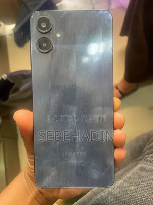 Samsung Galaxy A06 128 GB Gray