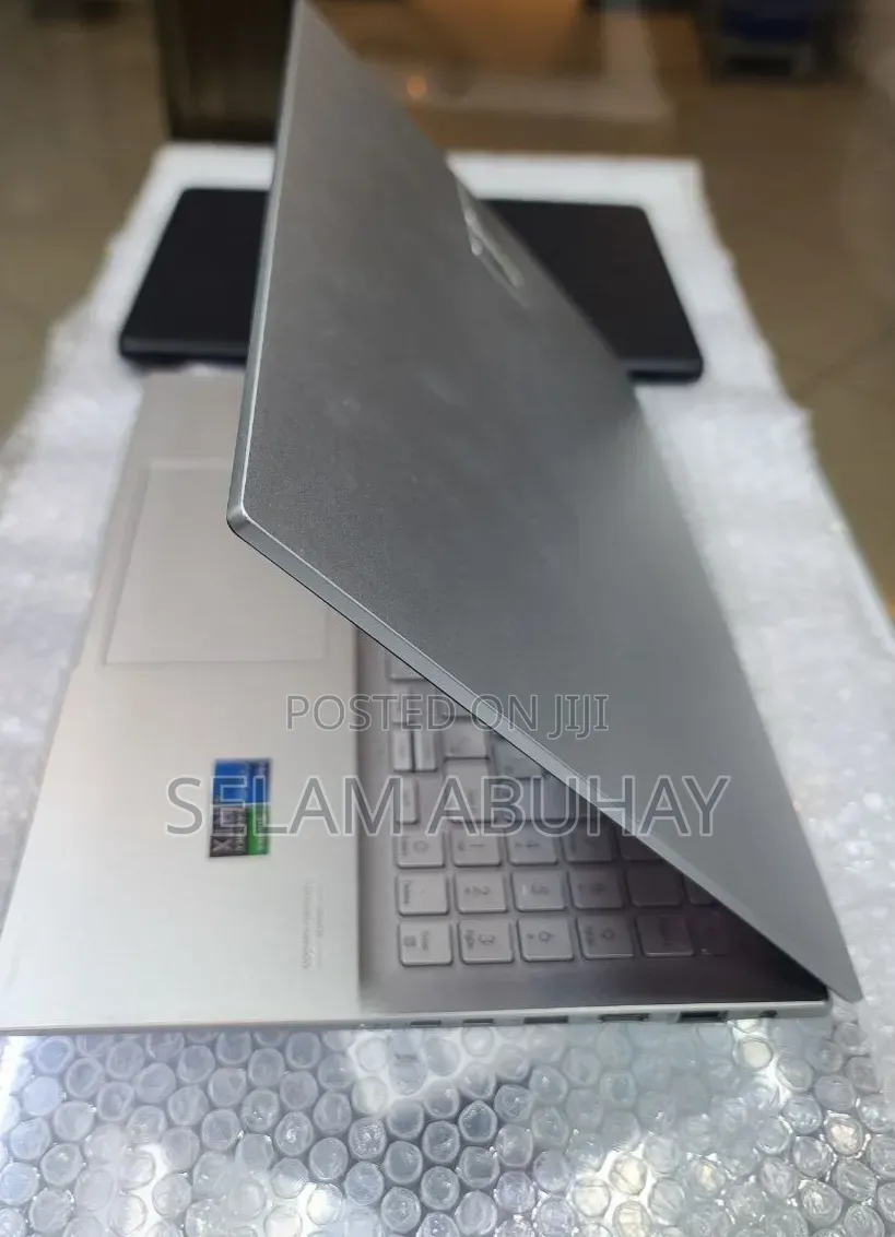 New Laptop Asus VivoBook 15 X505BA 16GB Intel Core i5 SSD 512GB