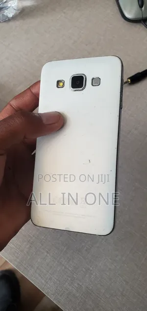 Samsung Galaxy A3 16 GB White