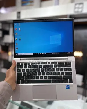 New Laptop HP EliteBook 830 G8 16GB Intel Core i7 SSD 512GB