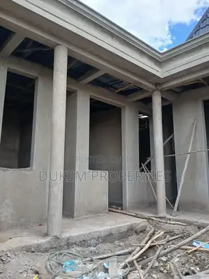 4bdrm House in ዱከም ከተማ, East Shewa for sale